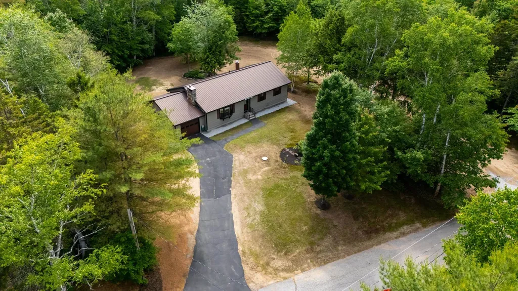 13 Seyah Road Shelburne NH 03581