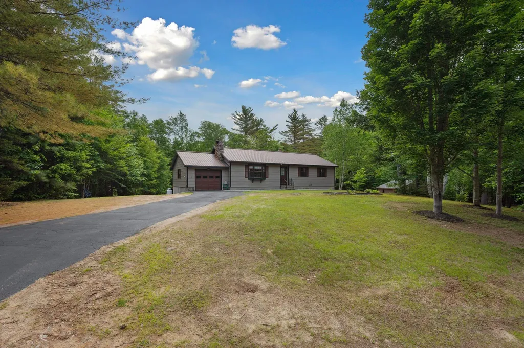 13 Seyah Road Shelburne NH 03581