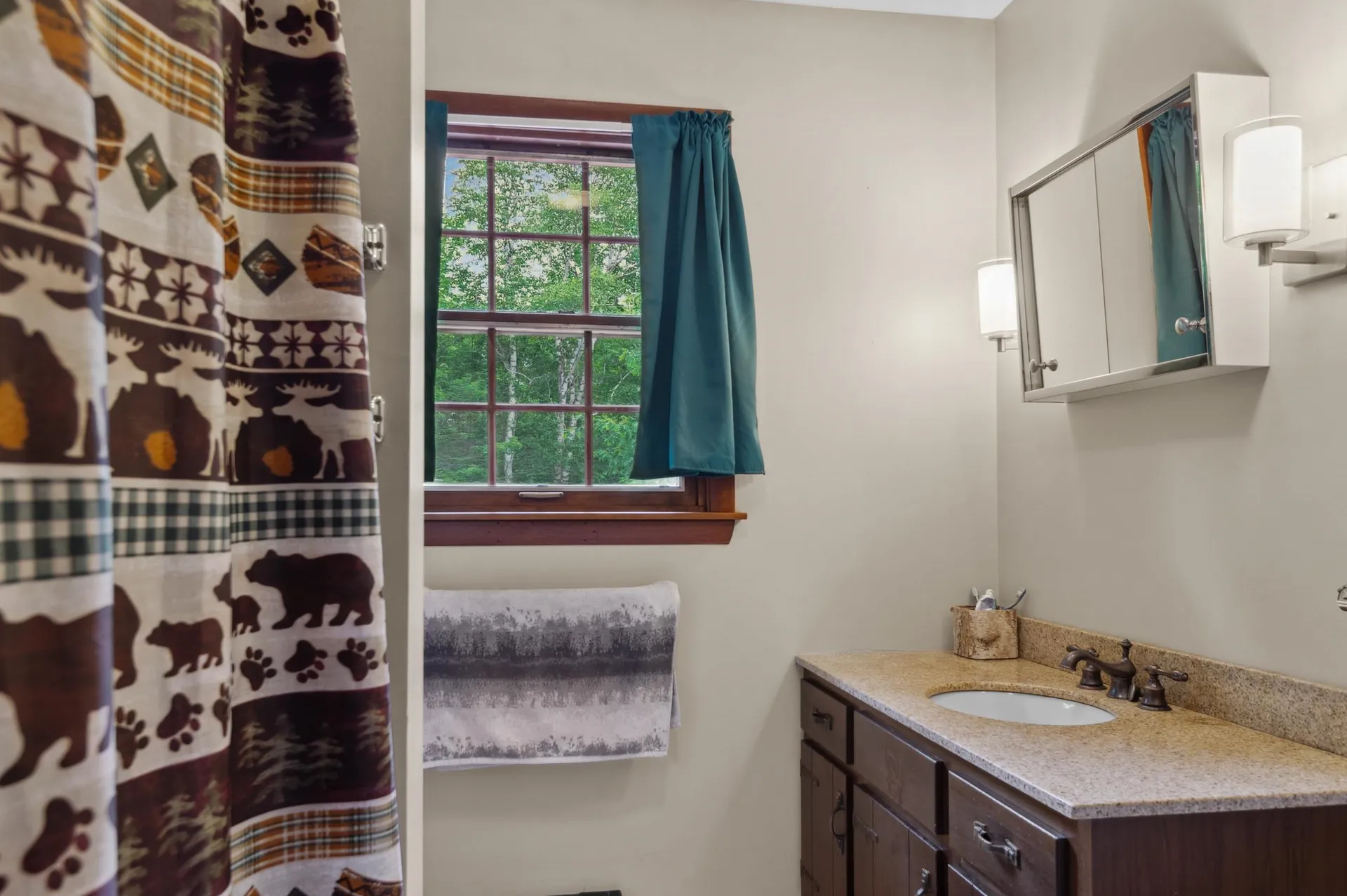 13 Seyah Road Shelburne NH 03581