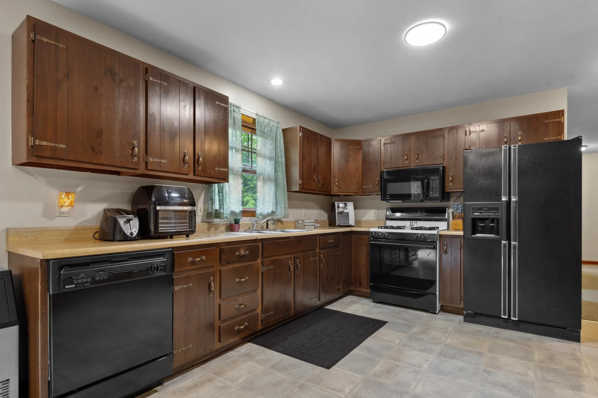 13 Seyah Road Shelburne NH 03581
