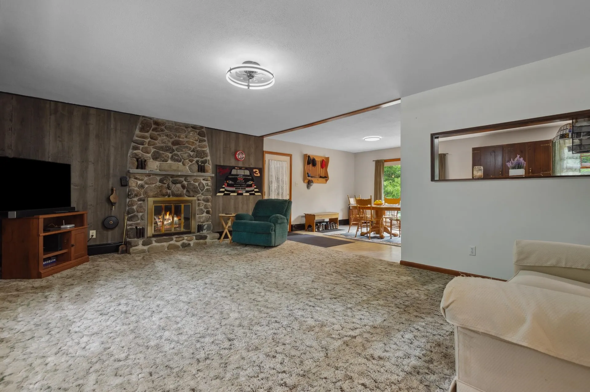 13 Seyah Road Shelburne NH 03581