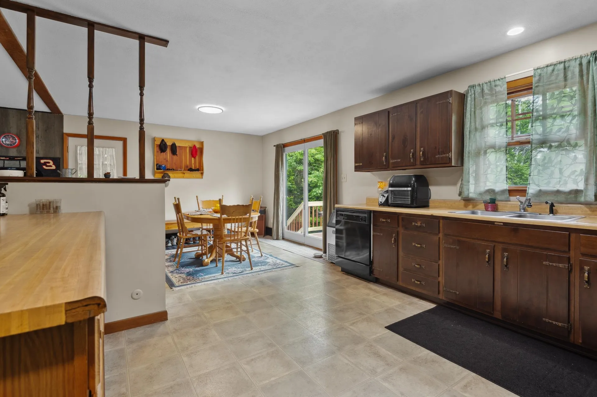 13 Seyah Road Shelburne NH 03581