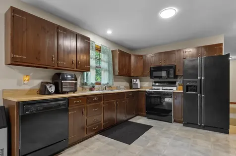 13 Seyah Road Shelburne NH 03581