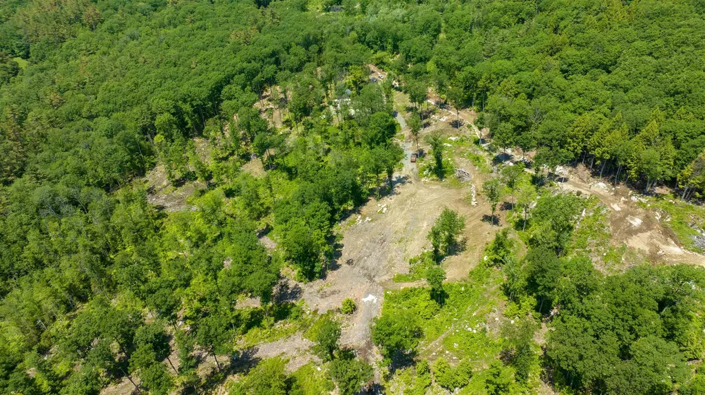 X Whispering Winds Way Canaan NH 03741