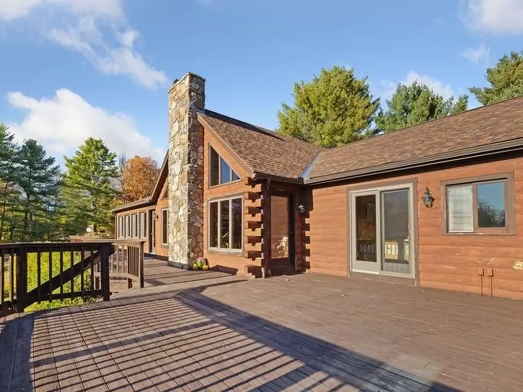 36 Split Oak Circle Chesterfield NH 03443