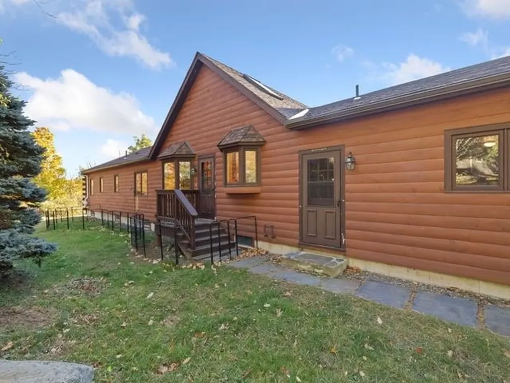36 Split Oak Circle Chesterfield NH 03443