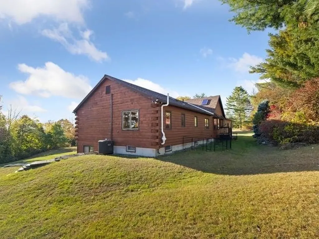 36 Split Oak Circle Chesterfield NH 03443