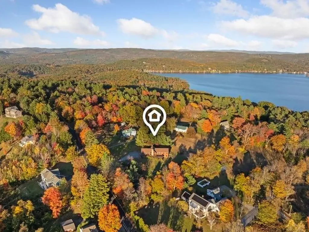 36 Split Oak Circle Chesterfield NH 03443