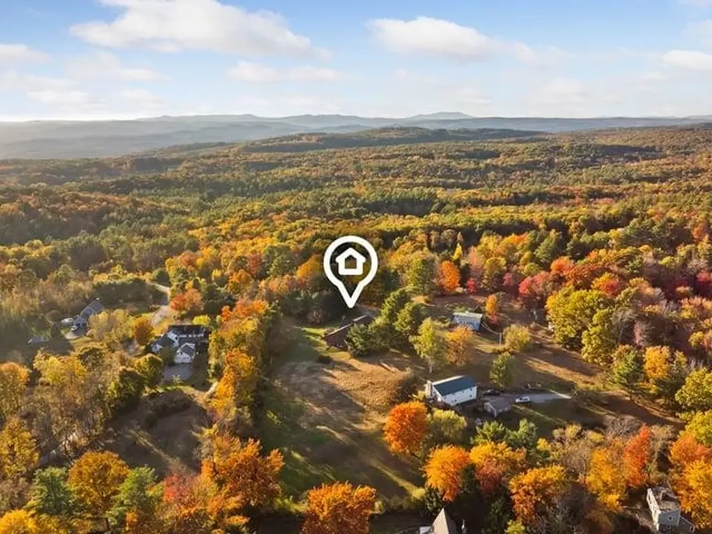 36 Split Oak Circle Chesterfield NH 03443