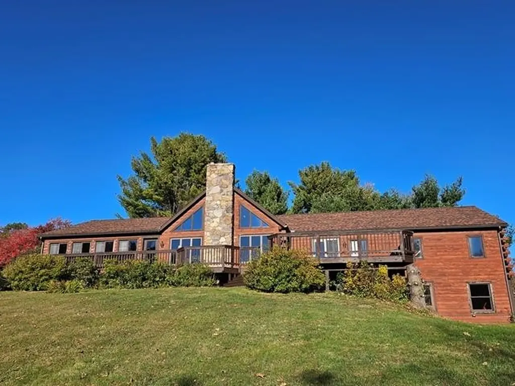 36 Split Oak Circle Chesterfield NH 03443