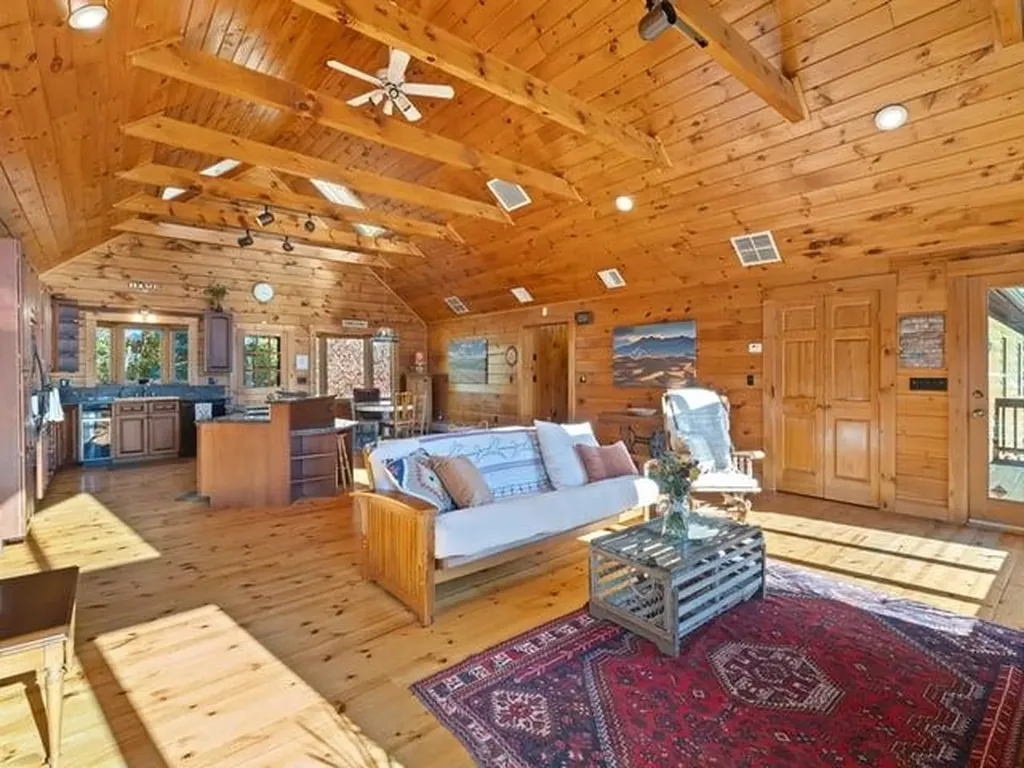 36 Split Oak Circle Chesterfield NH 03443