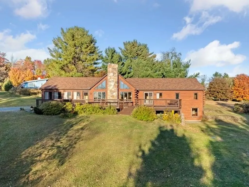 36 Split Oak Circle Chesterfield NH 03443