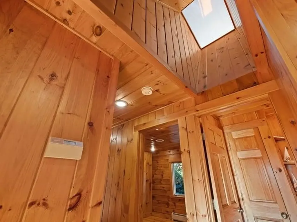 36 Split Oak Circle Chesterfield NH 03443