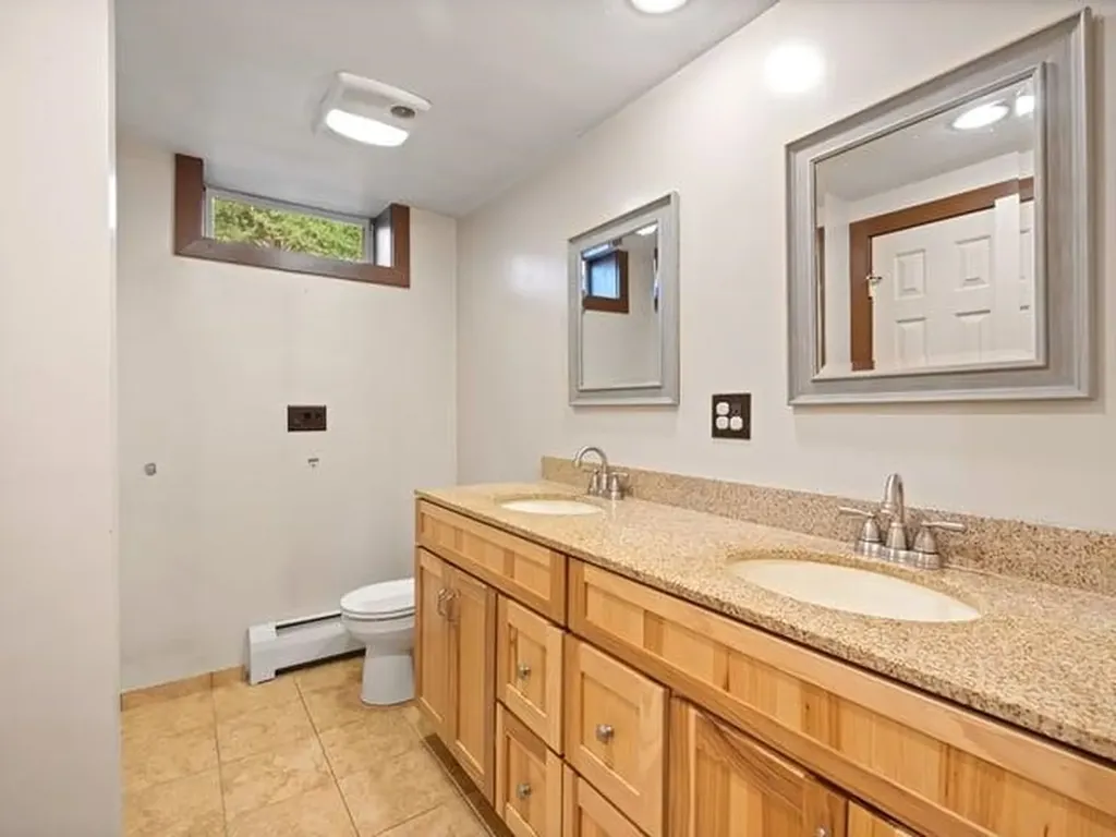 36 Split Oak Circle Chesterfield NH 03443
