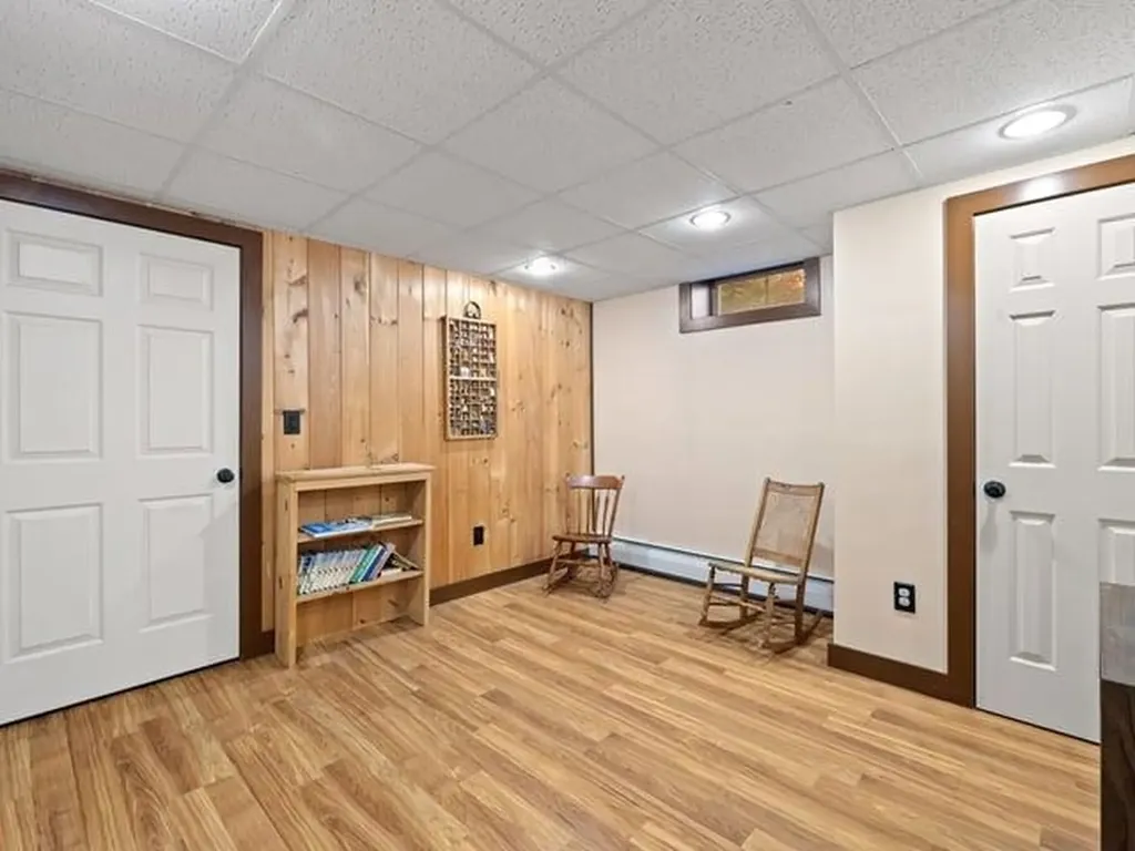 36 Split Oak Circle Chesterfield NH 03443