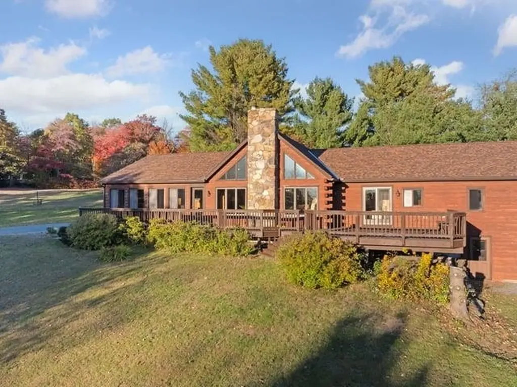 36 Split Oak Circle Chesterfield NH 03443