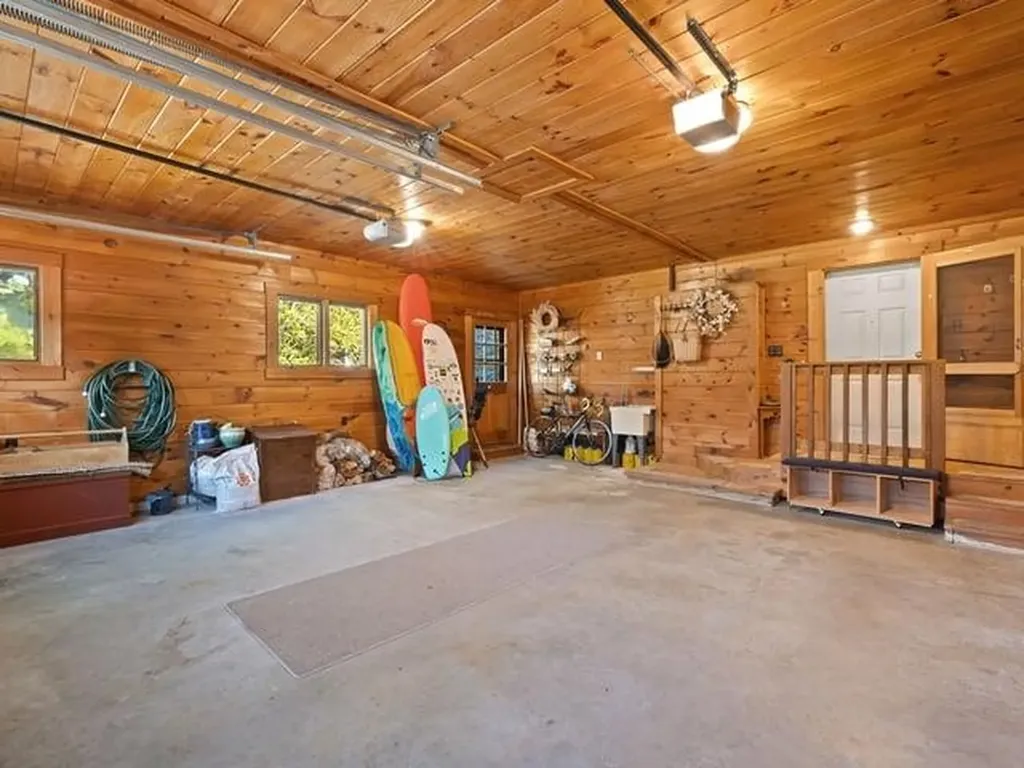 36 Split Oak Circle Chesterfield NH 03443