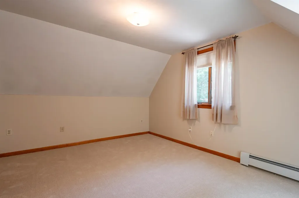 7 Golden Oaks Drive Salem NH 03079