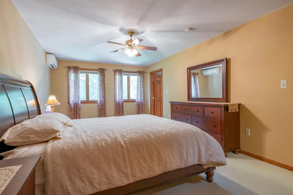 7 Golden Oaks Drive Salem NH 03079