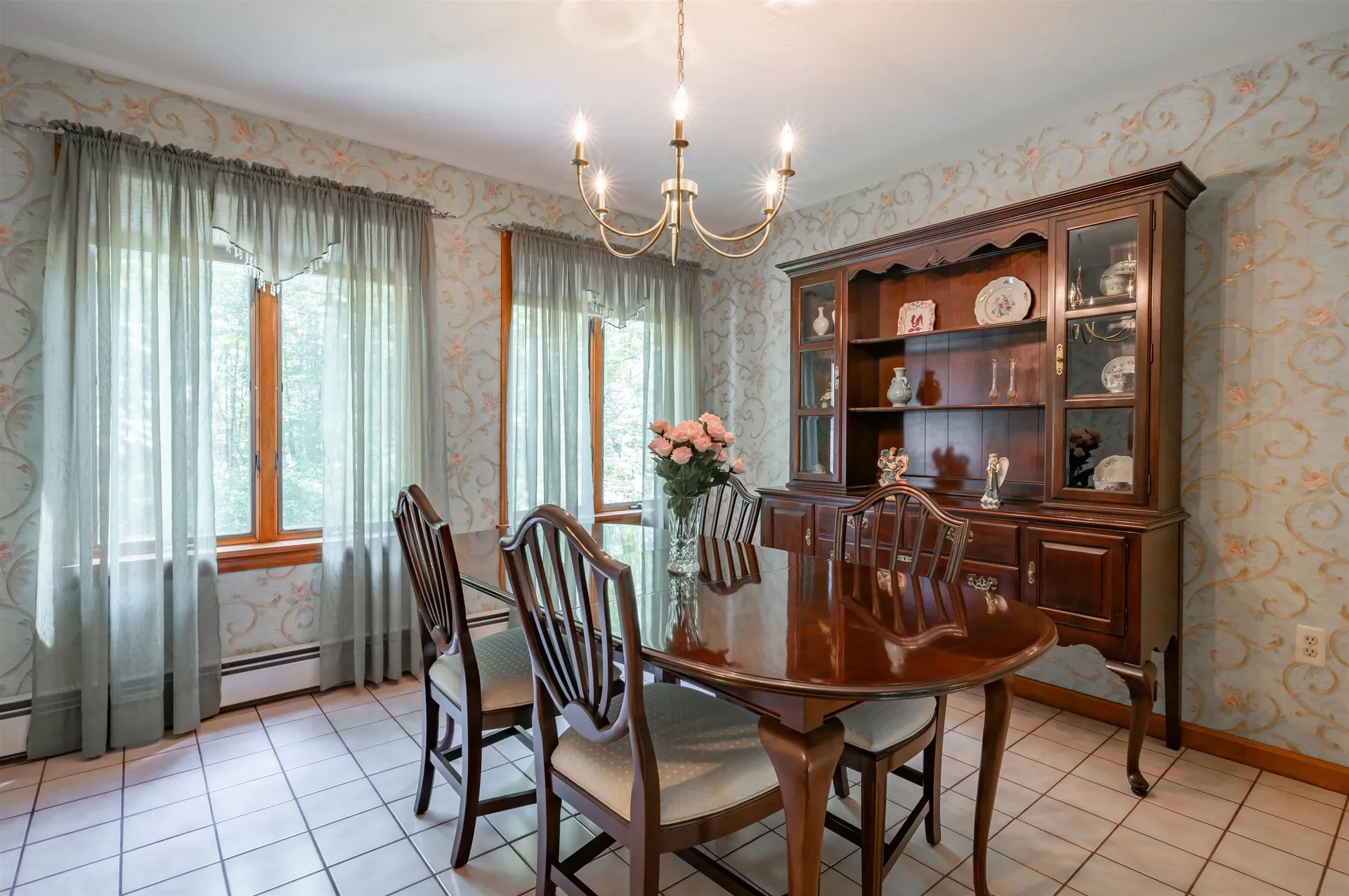 7 Golden Oaks Drive Salem NH 03079