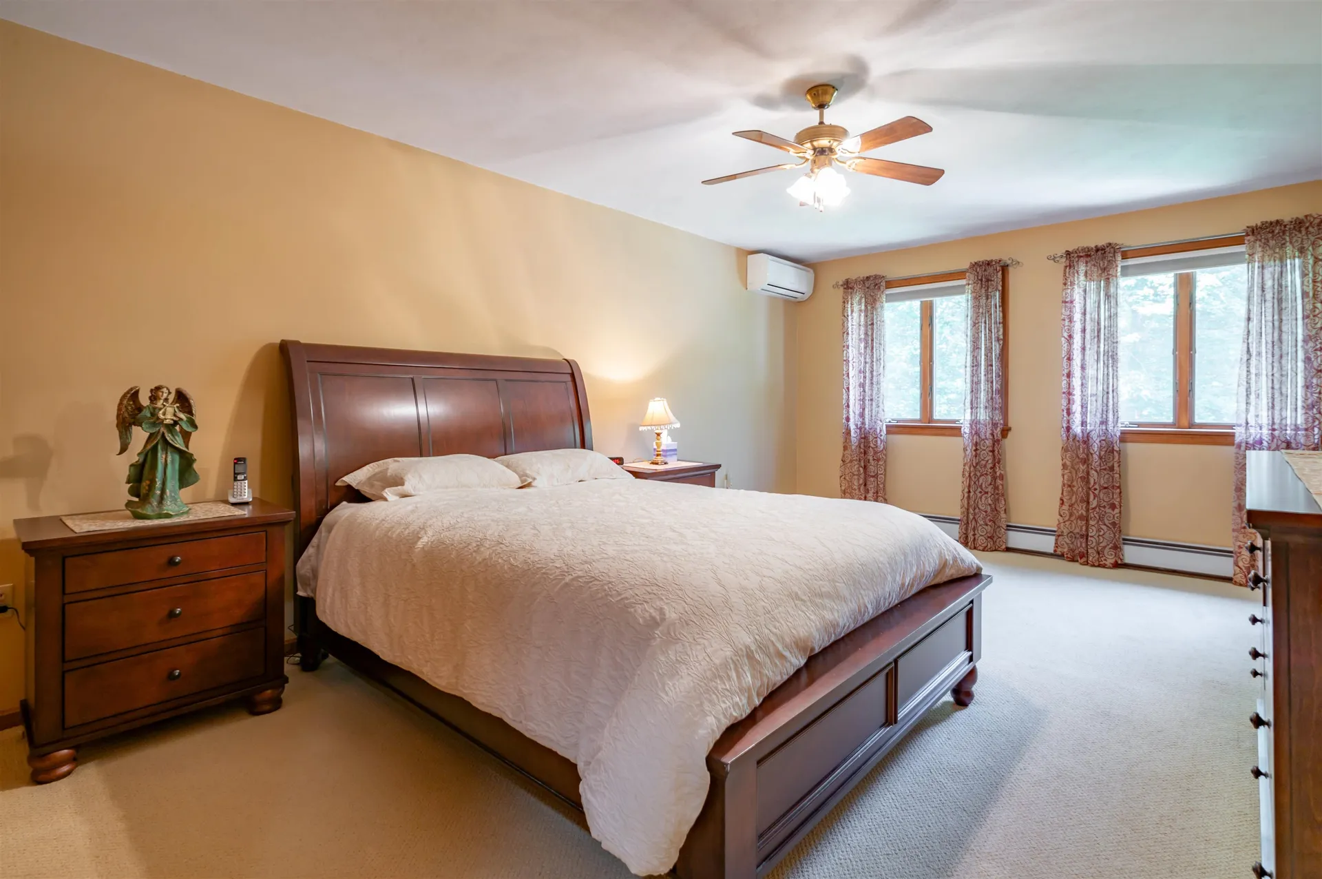 7 Golden Oaks Drive Salem NH 03079