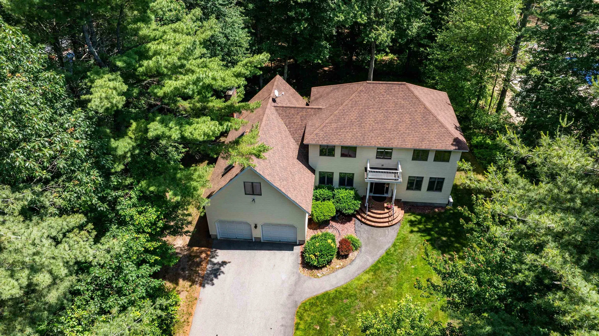 7 Golden Oaks Drive Salem NH 03079