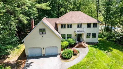 7 Golden Oaks Drive Salem NH 03079