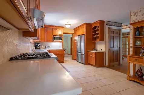 7 Golden Oaks Drive Salem NH 03079
