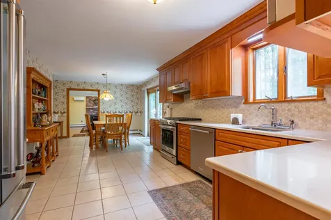 7 Golden Oaks Drive Salem NH 03079