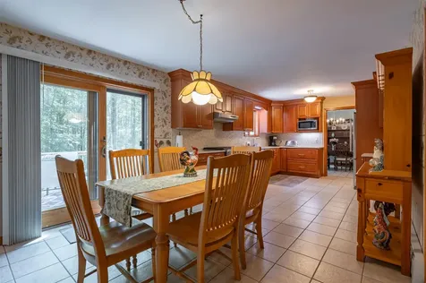 7 Golden Oaks Drive Salem NH 03079