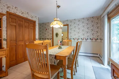 7 Golden Oaks Drive Salem NH 03079