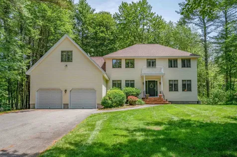 7 Golden Oaks Drive Salem NH 03079