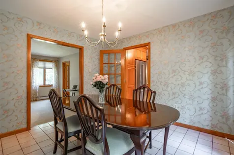 7 Golden Oaks Drive Salem NH 03079