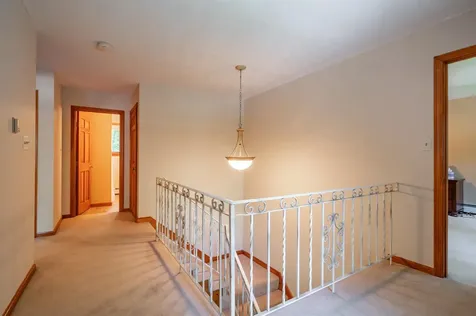 7 Golden Oaks Drive Salem NH 03079