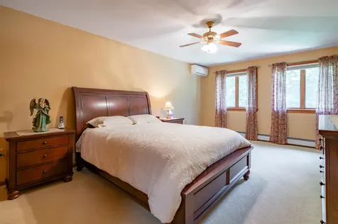 7 Golden Oaks Drive Salem NH 03079