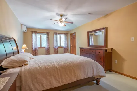 7 Golden Oaks Drive Salem NH 03079
