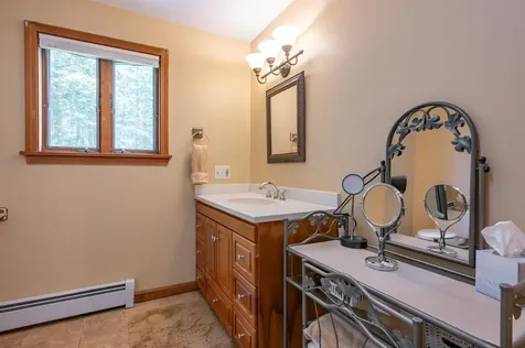 7 Golden Oaks Drive Salem NH 03079