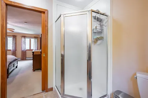 7 Golden Oaks Drive Salem NH 03079