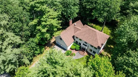 7 Golden Oaks Drive Salem NH 03079