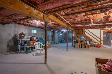 7 Golden Oaks Drive Salem NH 03079