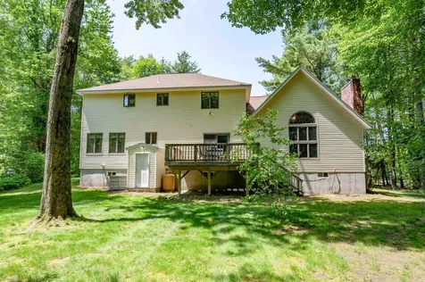 7 Golden Oaks Drive Salem NH 03079