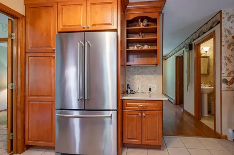 7 Golden Oaks Drive Salem NH 03079