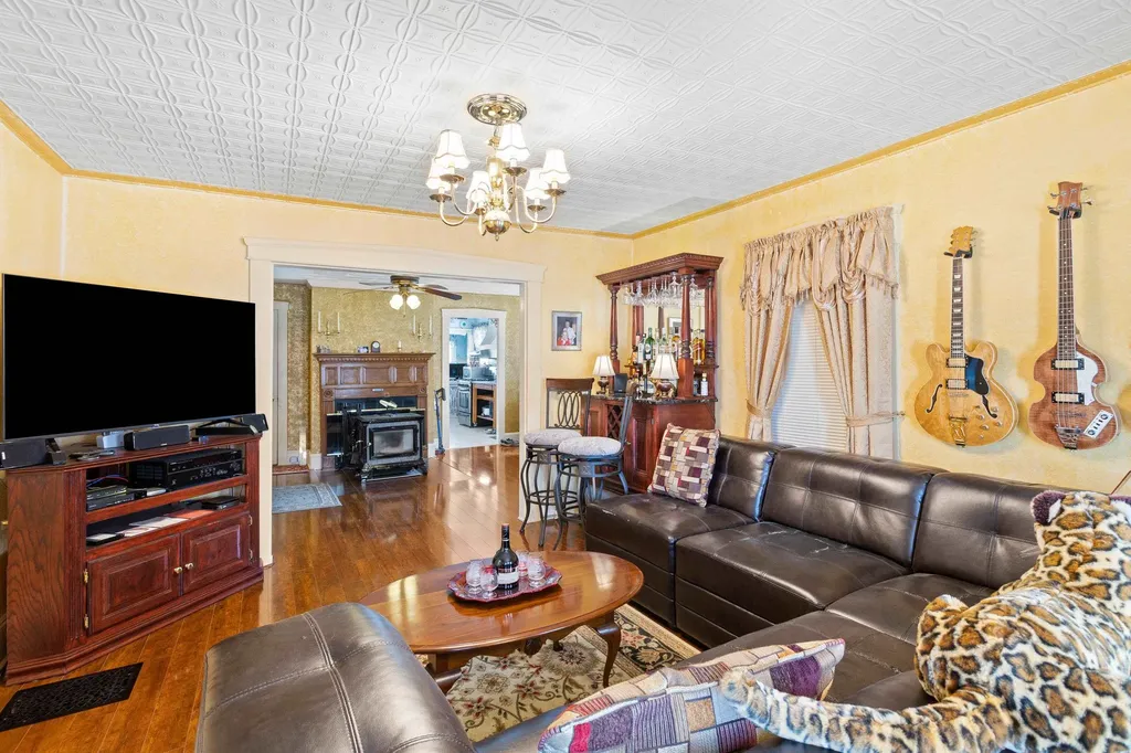 14 Cottage Street Nashua NH 03060
