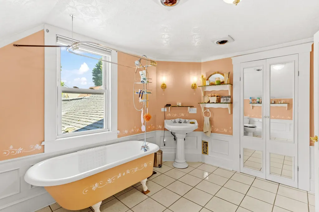 14 Cottage Street Nashua NH 03060