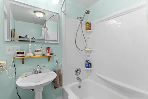 14 Cottage Street Nashua NH 03060