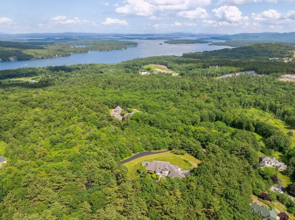 83 Tracy Way Meredith NH 03253