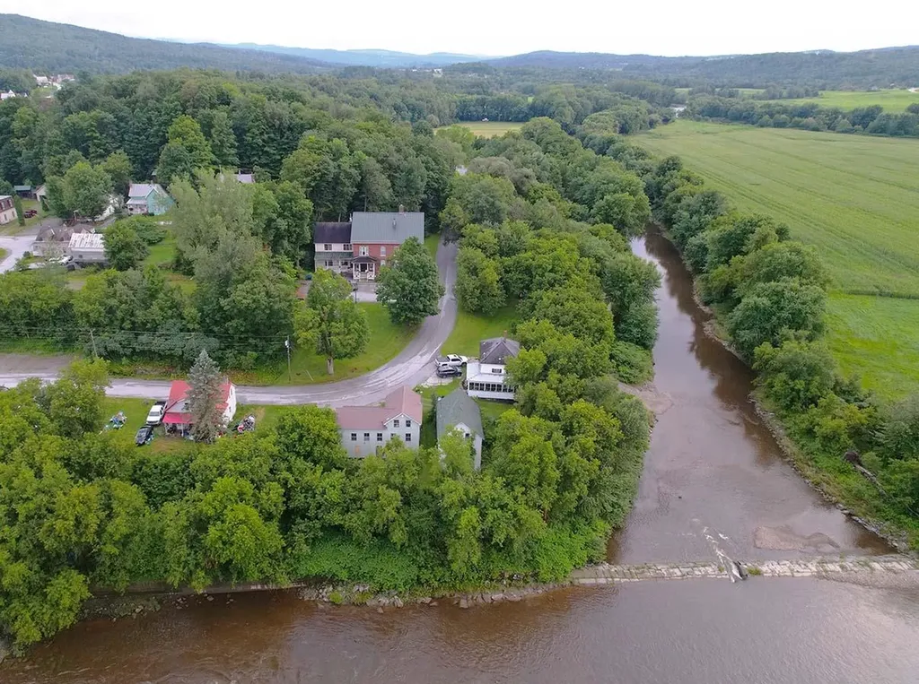 60 Powell Street Richford VT 05476