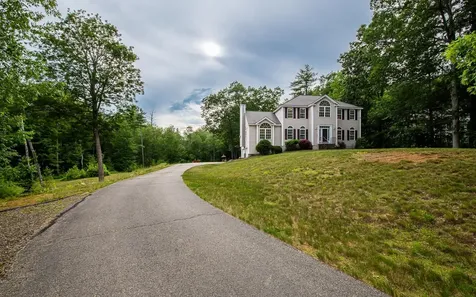 53 Lollypop Lane Danville NH 03819