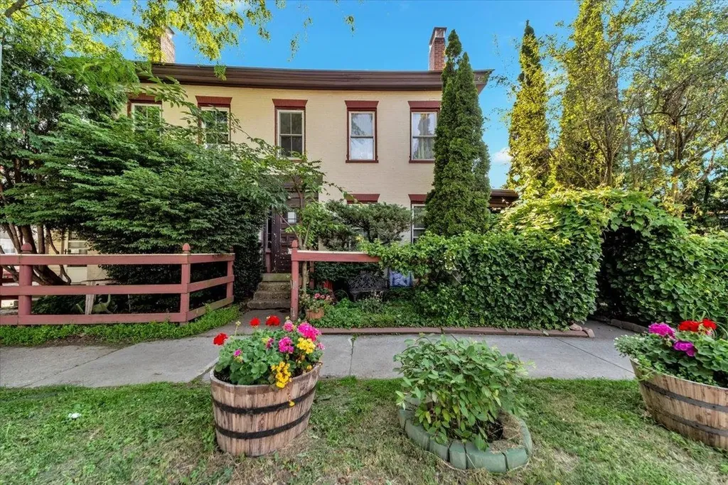 89b North Champlain Street Burlington VT 05403