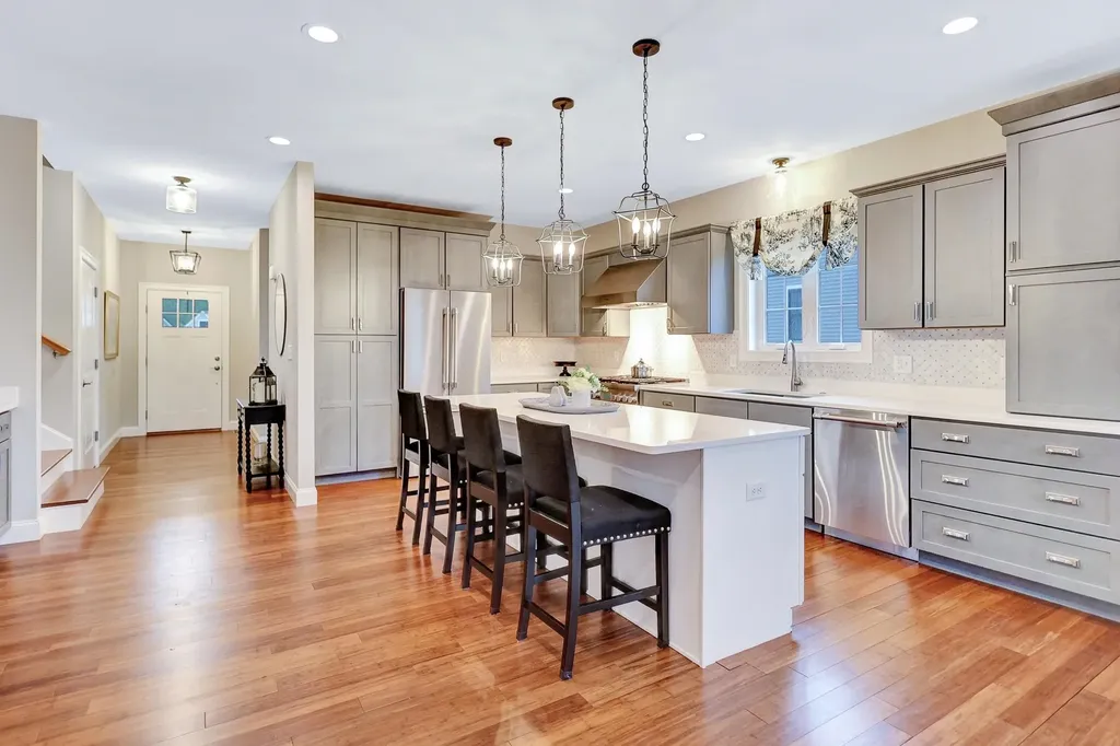 24 Del Ray Drive Windham NH 03087